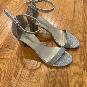 Stuart Weitzman Neaelynude metallic block heel